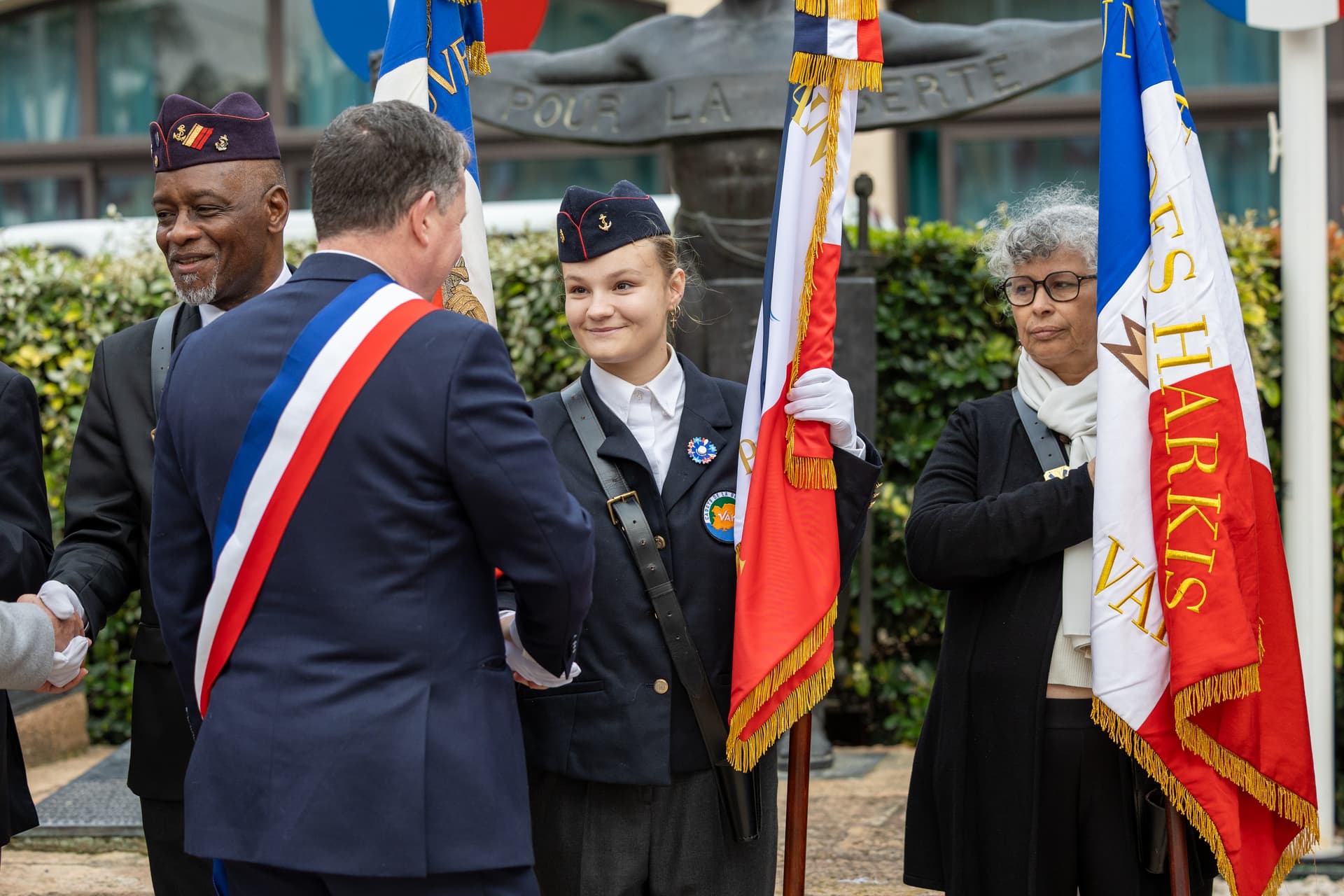 Cérémonie officielle, élus et porte-drapeaux — © Franck Cluzel